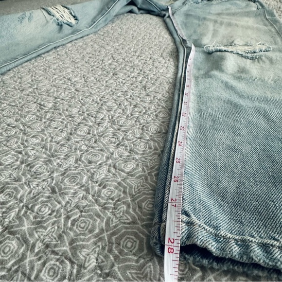 NEW! Blank NYC High Rise Tapered Leg Jeans Light Wash Size 26 - Picture 9 of 14